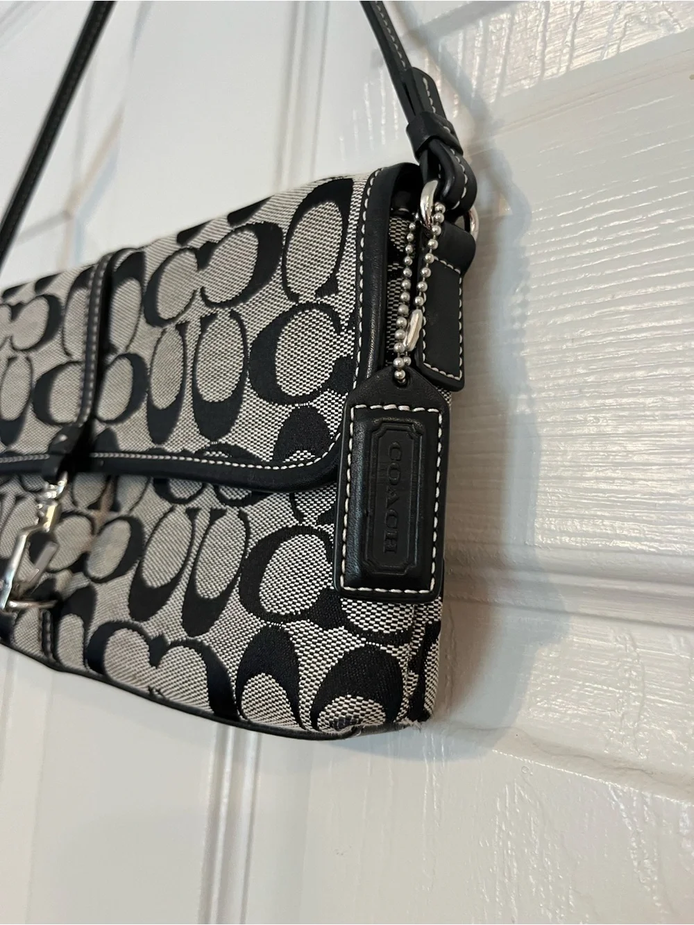 Coach Signature Black & Gray Hampton Clip Demi Shoulder Bag Vintage